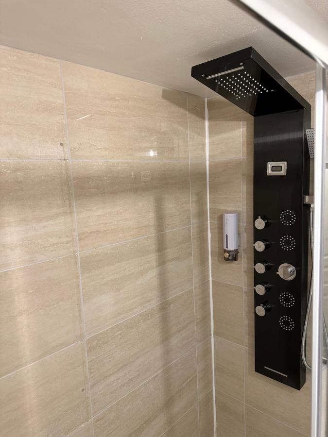 3j Apartment *
