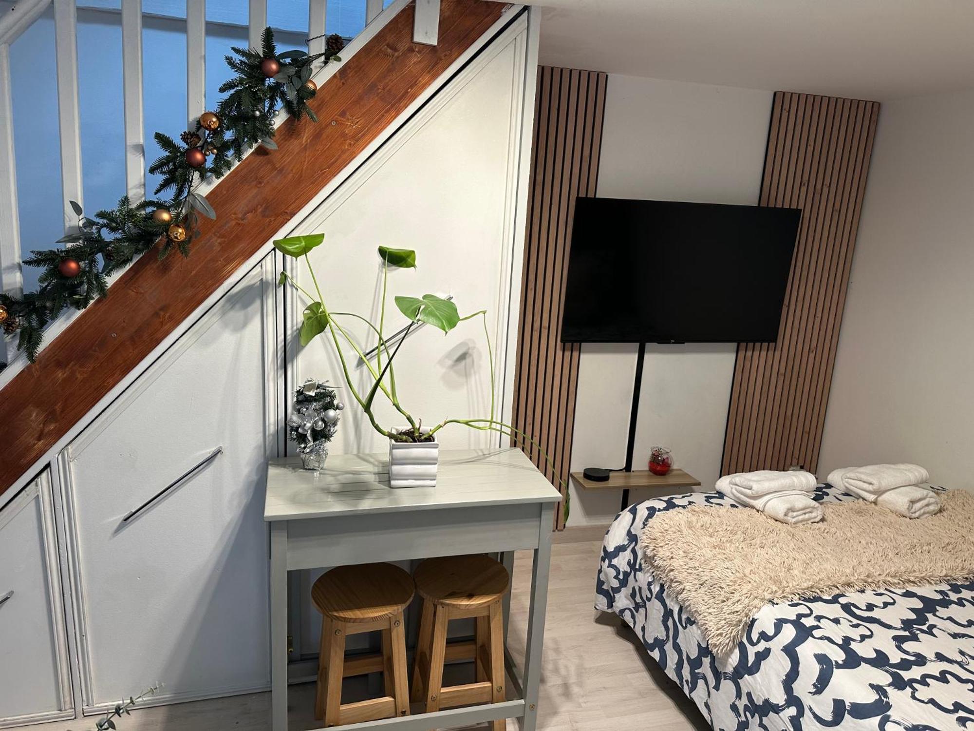 3j Apartment *